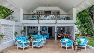 Ruang duduk di Nomad Beach Resort