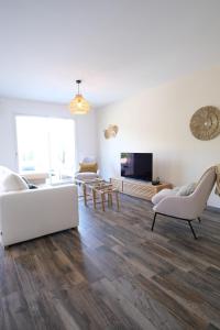 Posezení v ubytování charming house in a quiet environment with private swimming pool, near the village center of maussane-les-alpilles - 8 people