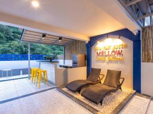 Posezení v ubytování Mellow Poshtel - Kata Beach