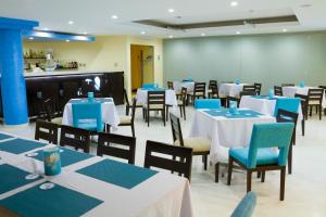 Hotel Maresta Lodge - Hotel Asociado Casa Andina餐厅或其他用餐的地方