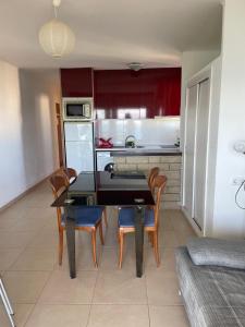 Kuchyňa alebo kuchynka v ubytovaní Deauville Miami platja