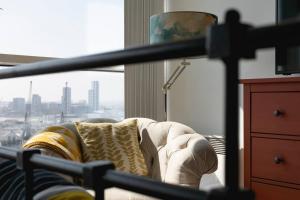 Posezení v ubytování Serene Waterfront Rooms - ExCel