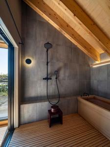 Fotografija v galeriji nastanitve 富士山リトリートMUKUten舎 富士宮 MtFuji Retreat MUKUtensha Fujinomiya natural wood retreat hotel v mestu Fujinomiya