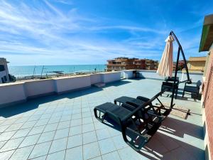 Gallery image of La Terrazza sul Mare - Apt 15 min to Fiumicino in Lido di Ostia