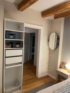 En eller flere senge i et værelse på Loft De Leevde