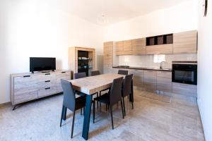 Køkken eller tekøkken på Appartamenti Ferdi - Trilocale o Mansarda + 46 billeder