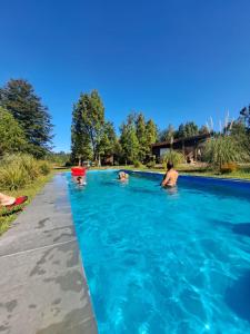 Bazén v ubytování Casa con Piscina y Cama elástica nebo v jeho okolí