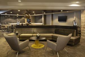 Posezení v ubytování SpringHill Suites Fort Worth University
