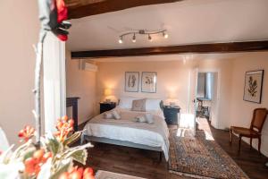 Ένα ή περισσότερα κρεβάτια σε δωμάτιο στο Villa Carcenac - Piscine - Au coeur de la nature +62 φωτογραφίες