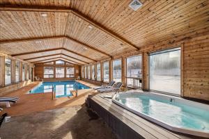 Πισίνα στο ή κοντά στο Brian Head Condo Rental