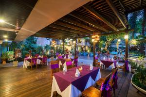 Ресторан / где поесть в Aonang Princeville Villa Resort & Spa - GHA WellHotel-Halal Certified, Krabi, Thailand +37 фотографий