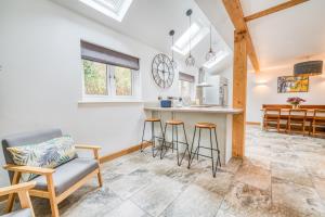 Χώρος καθιστικού στο Luxury Cottage in the New Forest with Log Burner