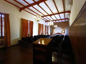 a conference room with chairs and a table in it at Casa Mendoza in Sullana