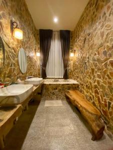 Koupelna v ubytování The Exclusive Baan Hinson Pool Villa