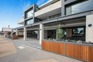 a large building with a lot of windows at Parkvue 11 What a Spot in Mornington