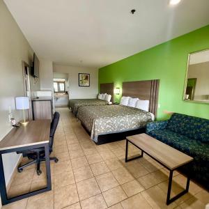 Postel nebo postele na pokoji v ubytování Weslaco Inn - Weslaco/Mercedes