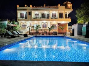 Πισίνα στο ή κοντά στο Vidhus Lado Home Ranthambhore