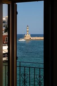 ハニア・タウンにあるLeo Apartment 2 bdr apt overlooking the harborのギャラリーの写真