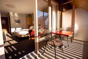 Un lugar para sentarse en Hotel Jungfraublick