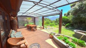 Vrt pred nastanitvijo Collingwood Escape - Spacious and Modern Getaway in Collingwood with a View
