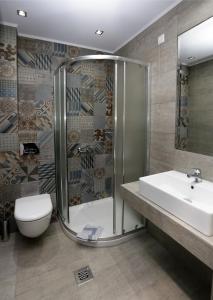 Koupelna v ubytování Hotel Akti
