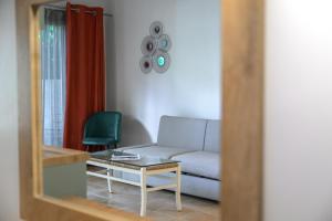 Posedenie v ubytovaní Rouda Bay Beach Hotel