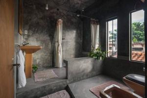 Ruang duduk di Casa Eva, rústica y cálida familiar