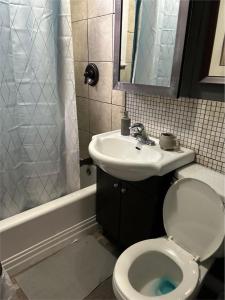 Phòng tắm tại Maryland Homestay Apartment