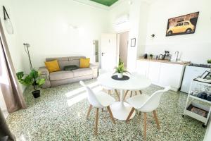 Kuchyň nebo kuchyňský kout v ubytování Valguarnera Studio Apartments