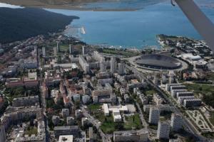 Nespecifikovaný výhled na destinaci Split nebo výhled na město při pohledu z apartmánu
