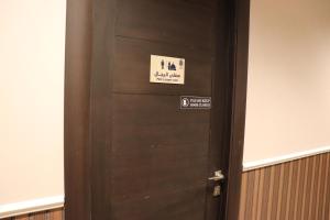 Fotografija v galeriji nastanitve فندق كنوز العنود مكة للغرف والشقق المفروشة توصيل مجاني للحرم - Knoz Al Anood Hotel Makkah For Furnished Rooms and Apartments Free Shuttle Service v Meki