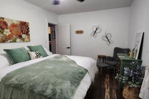 Postel nebo postele na pokoji v ubytování Paiges Peaceful Place