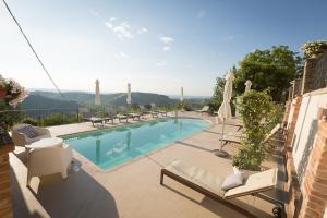 The swimming pool at or close to Locanda San Giorgio