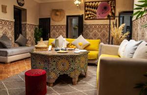 Posezení v ubytování Riad MSholidays jacuzzi privatisé Marrakech