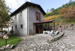 The building in which the holiday home is located