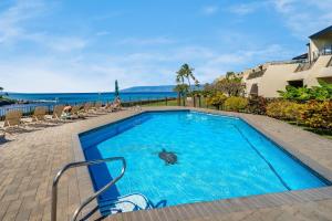 Πισίνα στο ή κοντά στο Napili Point A9 · NP A9 OceanFront 1BD Tropical Getaway w Ocean
