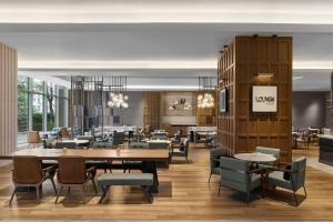 Posezení v ubytování Shanghai Marriott Hotel Yangpu Riverside