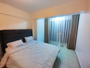 Luxe Loft Kinoo客房内的一张或多张床位