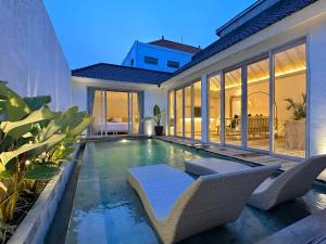 BoBos Villa Echoの敷地内または近くにあるプール