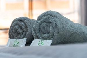 Postel nebo postele na pokoji v ubytování Conquistador Hotel