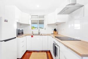 Kuchyň nebo kuchyňský kout v ubytování Beachfront Retreat Yeppoon