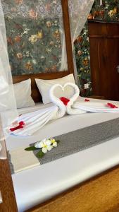 Postel nebo postele na pokoji v ubytování Seashore Beach hotel