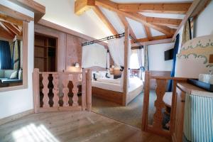 Postel nebo postele na pokoji v ubytování Nivis Hotel
