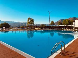 Bazén v ubytování Hotel Torre Normanna nebo v jeho okolí