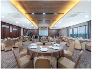 สิ่งอำนวยความสะดวกทางธุรกิจและ/หรือห้องประชุมที่ Amphawa Nanon Hotel