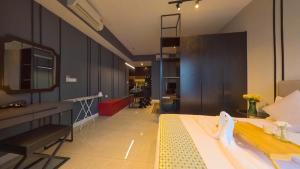 Postel nebo postele na pokoji v ubytování Axon Residence KLCC - LM HOME
