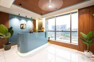甘地讷格尔The Zuree Hotel的相册照片