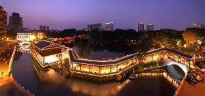 Tòa nhà nơi khách sạn tọa lạc