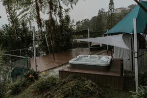 Zahrada ubytování Private Glamping Tent and Jacuzzi in Brinchang