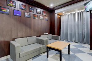 Posezení v ubytování Hotel Down Town - Noida Sector 15